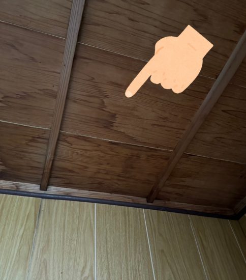 名古屋市守山区にて無料調査のご依頼。瓦のズレにより天井から雨漏りが発生していました
