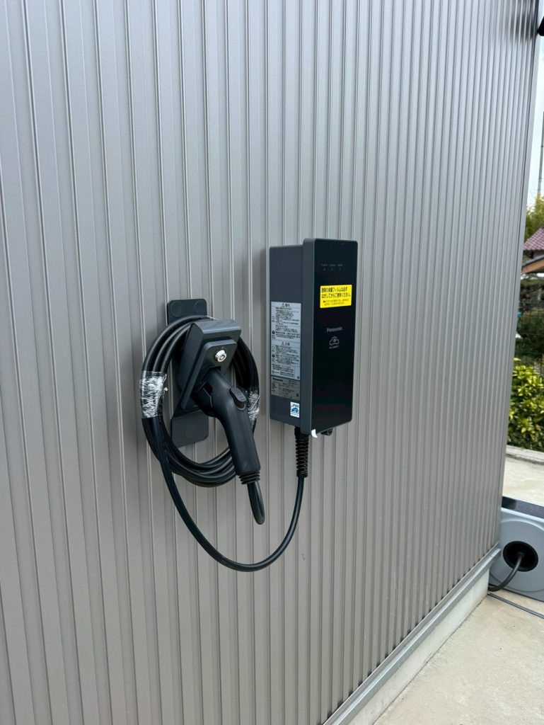 守山区で電気自動車の充電設備を取り付けた様子