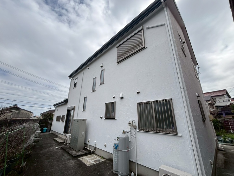 桑名市で漆喰外壁を塗装した後の写真