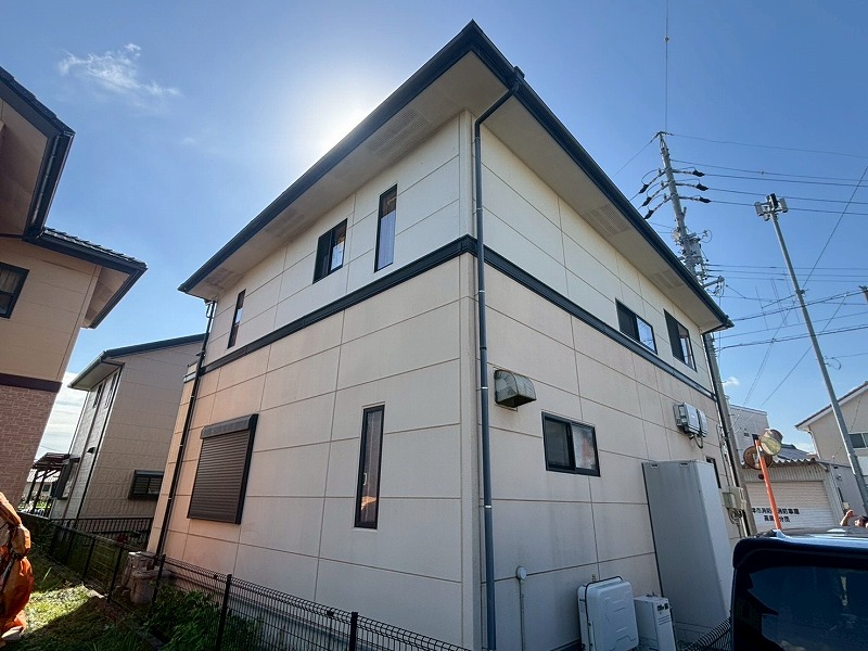海津市で外壁塗装前の様子