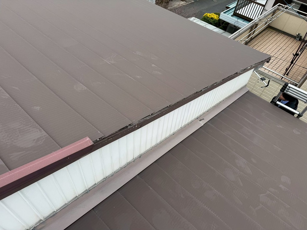 尾張旭市でケラバの板金が飛んでしまった屋根の工事前の様子