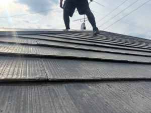 名古屋市守山区でカラーベスト本体が大きく反りあがっている様子